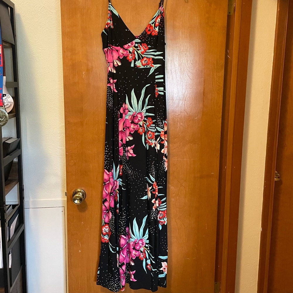 Forever 21 Black Floral Maxi dress